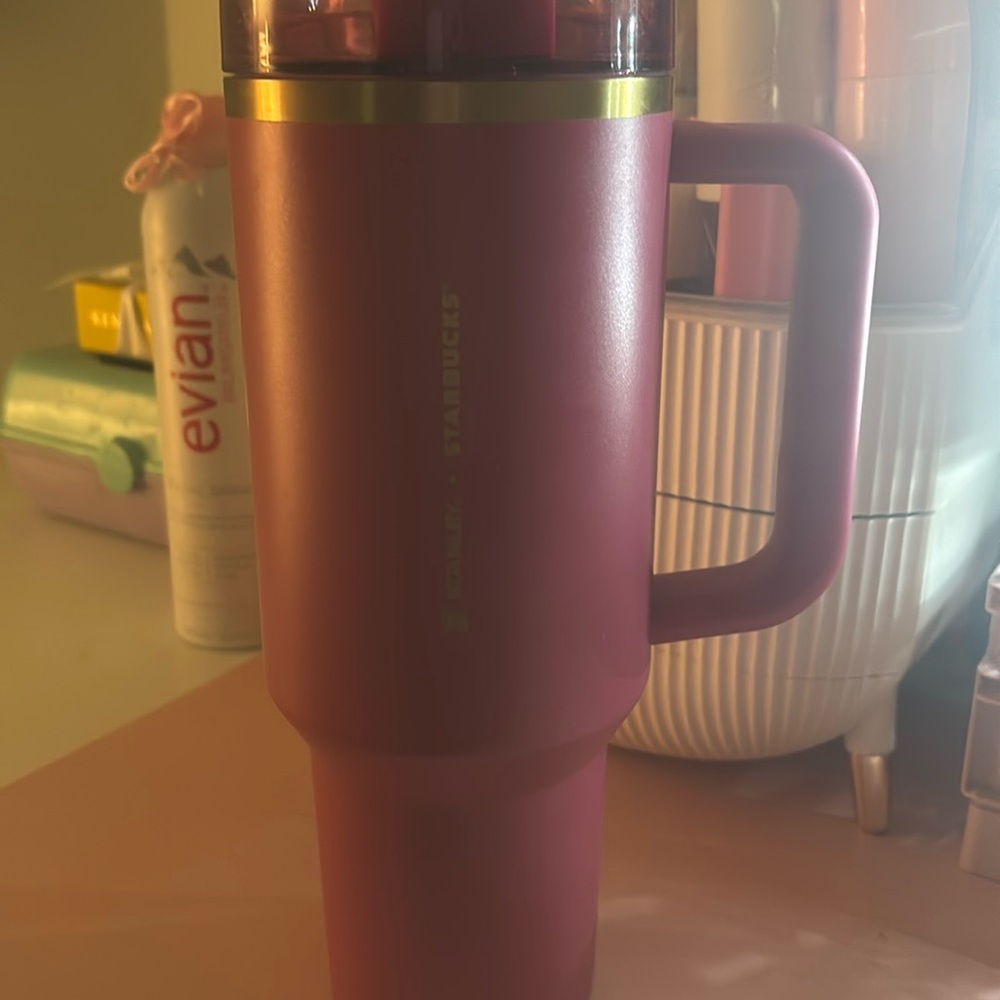 NEW WITHOUT TAGS STANLEY X STARBUCKS CUP! LIMITED ADDITION
